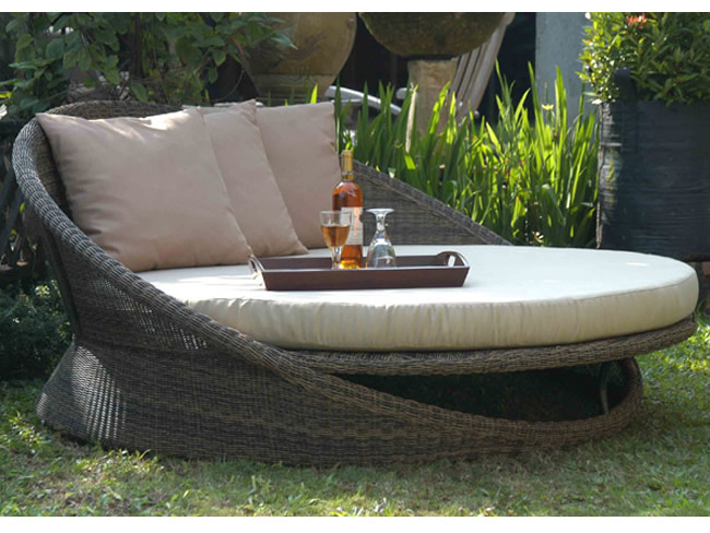 (1)saturndaybed